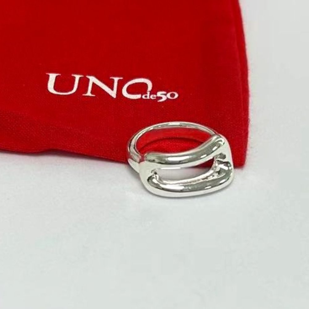 UNO de 50 RING UNO PLANET RING unique square-link design silver